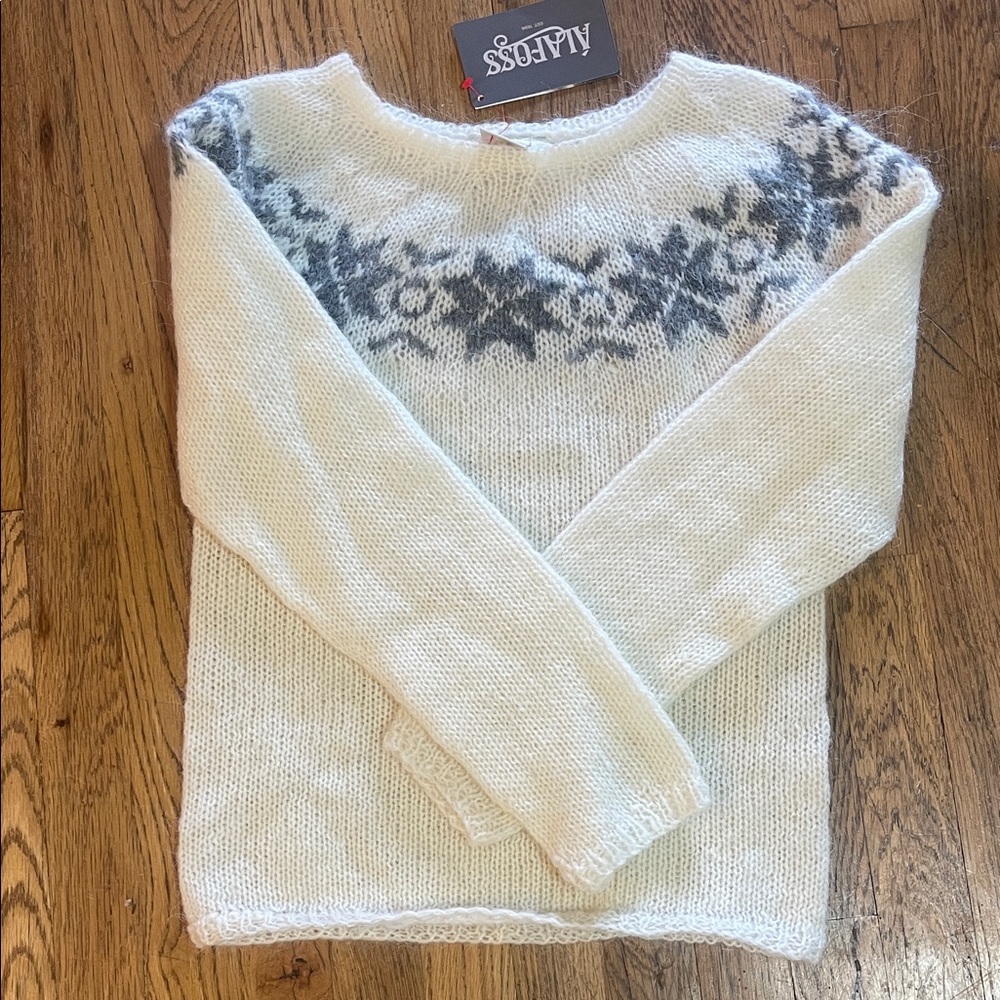 Alafoss Cream Icelandic Crewneck Wool Sweater with Gray Fair Isle Yoke